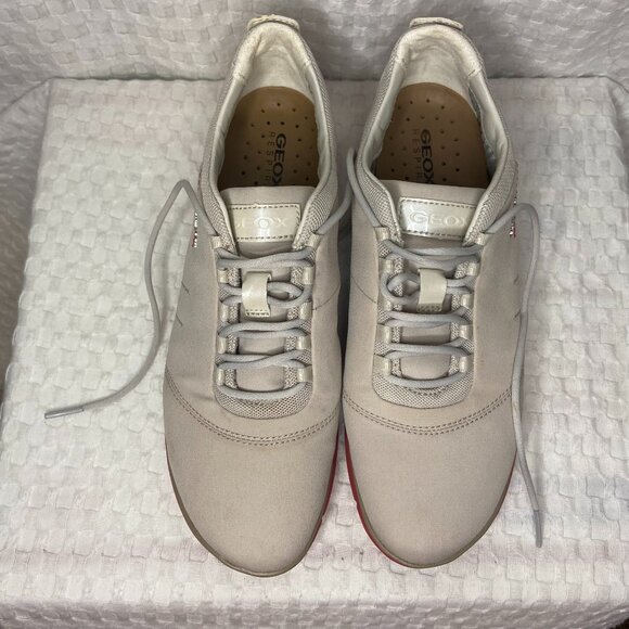GEOX Respira Nebula Women's size 8 off white color soles - like new - Picture 1 of 16